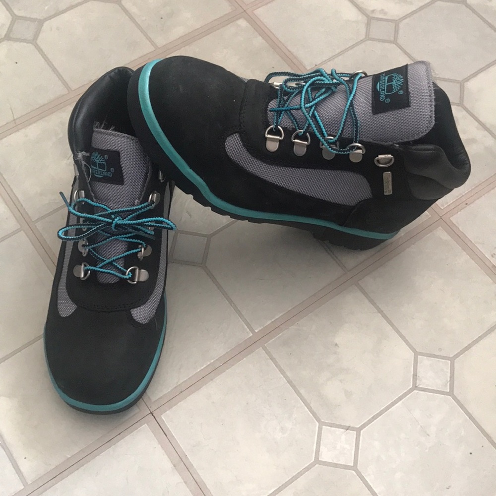 Size 6 timberland field boots